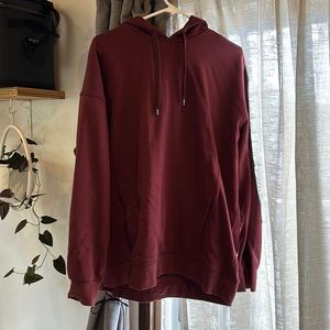 Lululemon hoodie maroon fits big